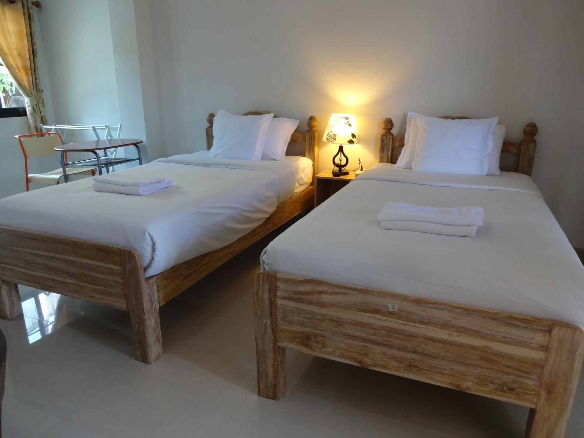 गेस्ट हाउस Rena House 2*